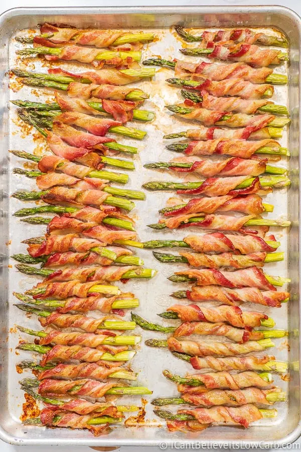 easy to make Bacon Wrapped Asparagus