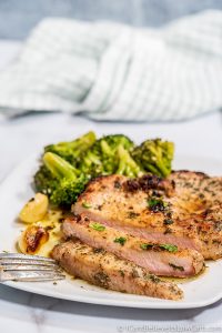 Best Pan-Fried Pork Chops Recipe with Garlic Butter