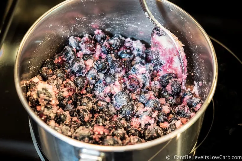 making low carb Blueberry Pie filling