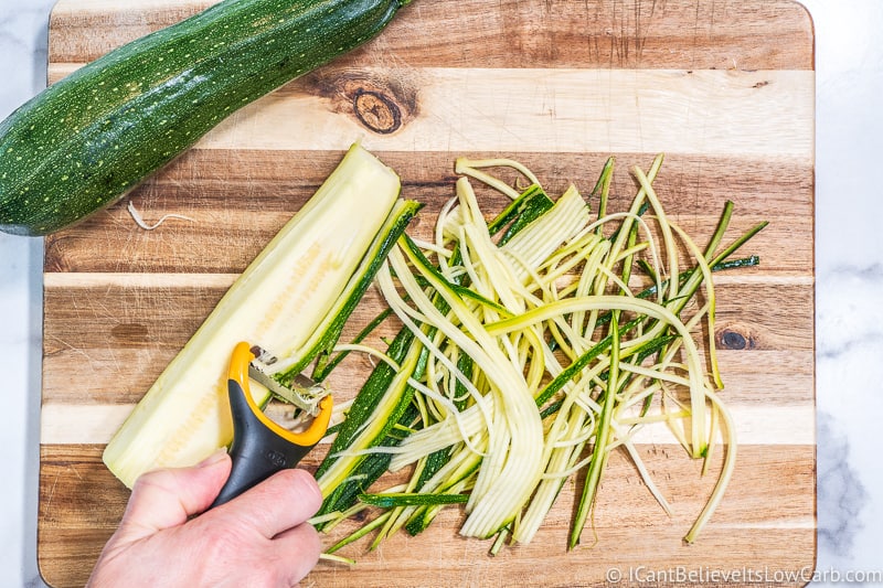 how to peel Zucchini Noodles by hand