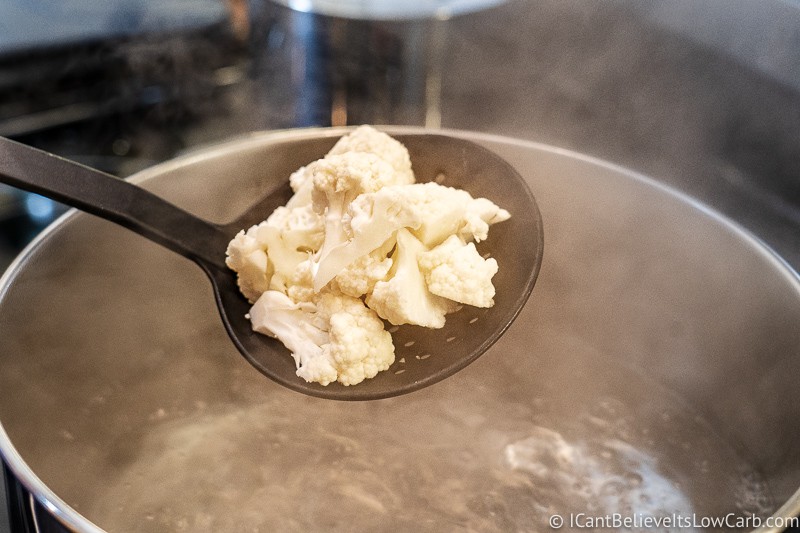Putting Cauliflower into boiling water