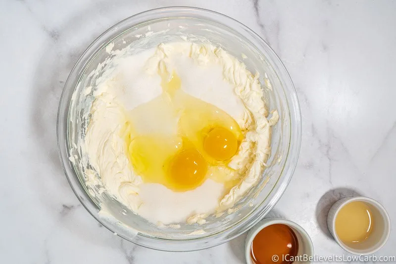 Adding eggs to low carb Cheesecake