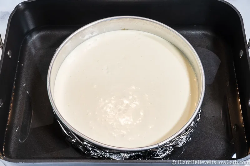 Cooking Cheesecake in a water bath