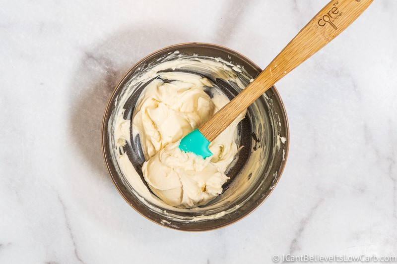 sugar free cream cheese frosting after mixing