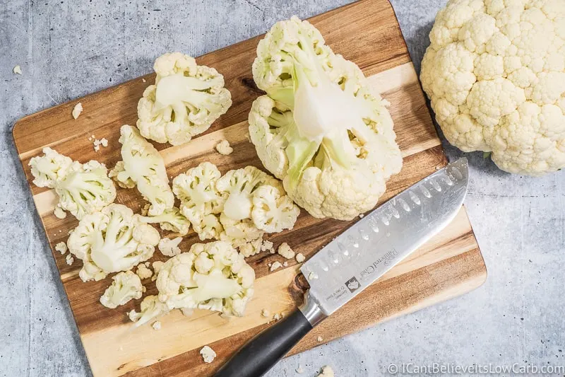 Cutting Cauliflower florets