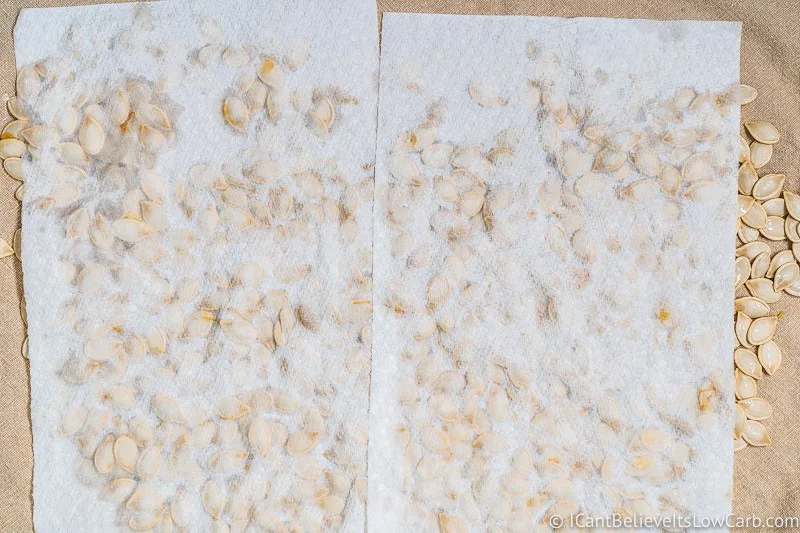 Drying Pumpkin Seeds with paper towels