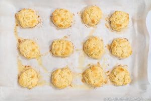 Fluffy Almond Flour Keto Biscuits (Low Carb & Gluten-Free)