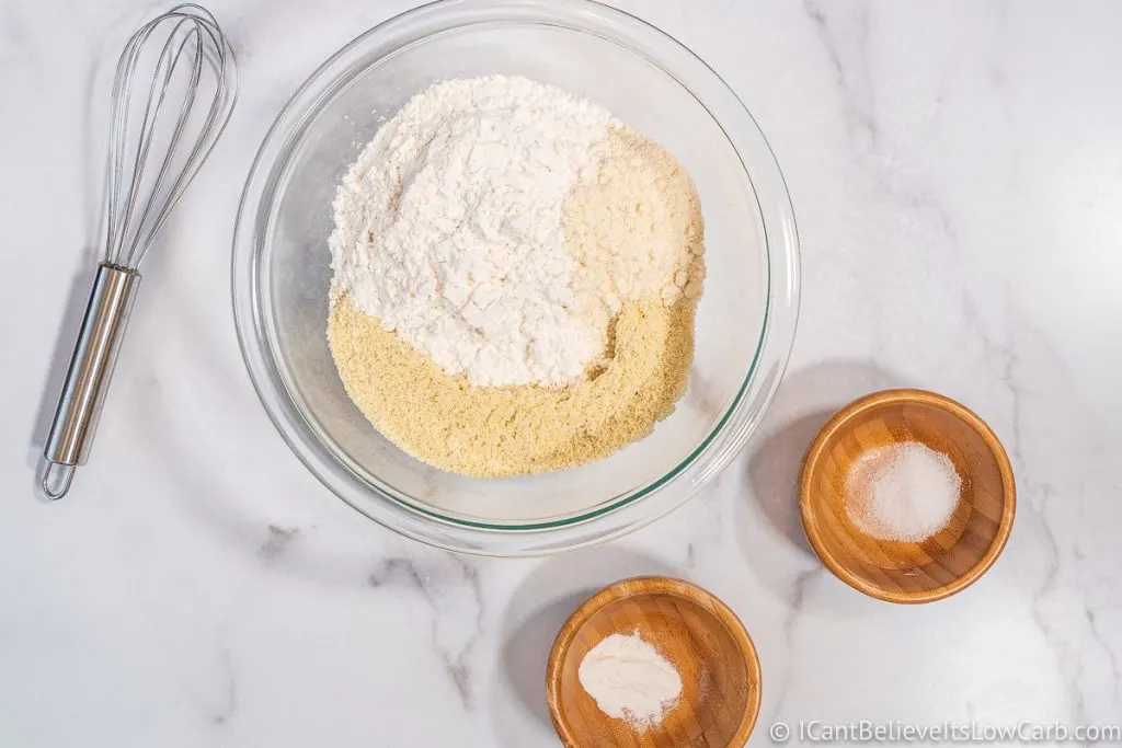 Adding sweetener to flour