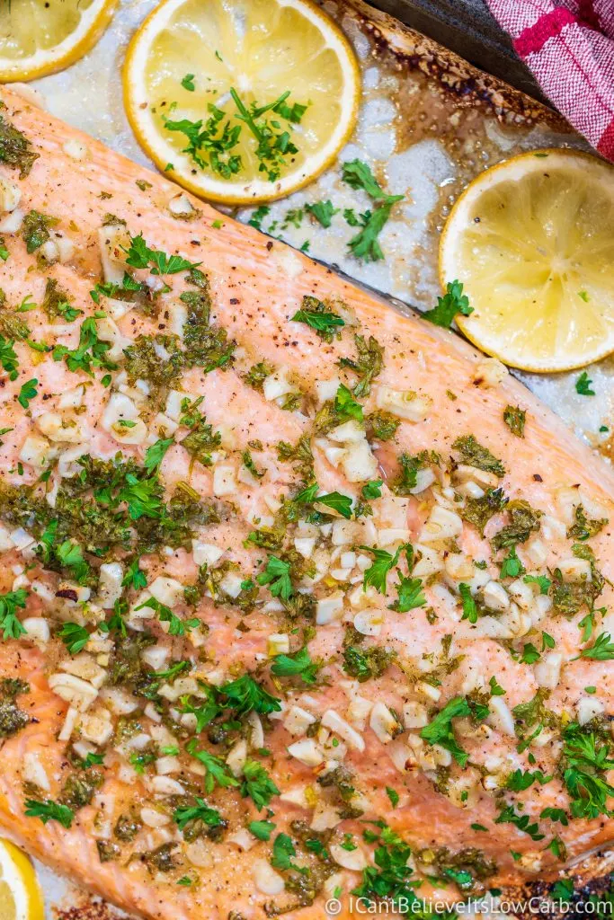 Oven-Baked Salmon with garlic and lemon