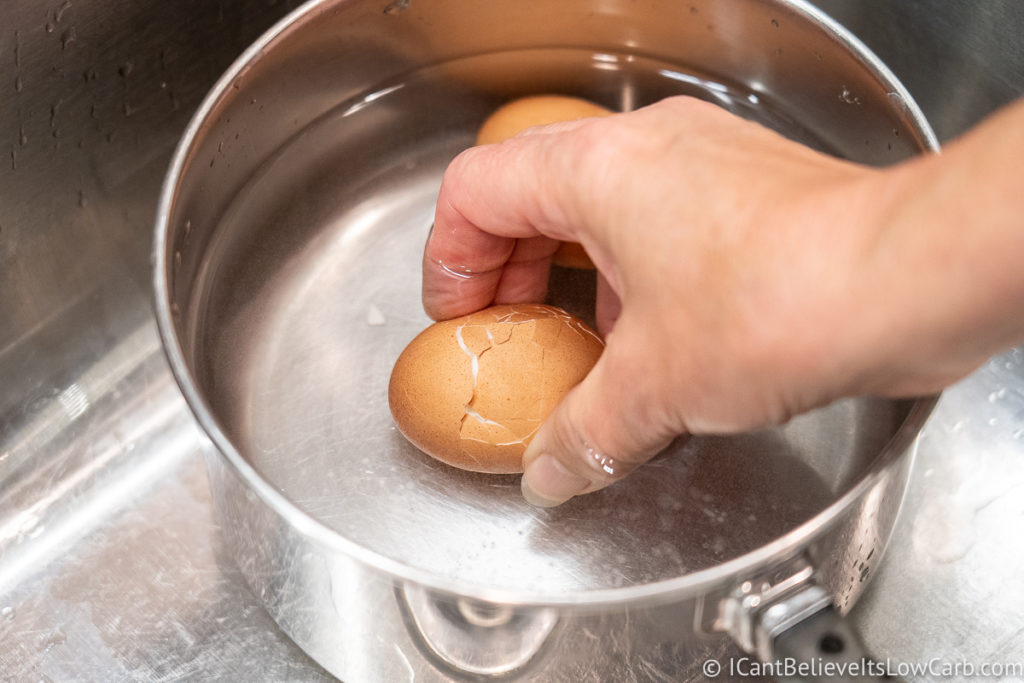 Cracking Soft Boiled Eggs in water