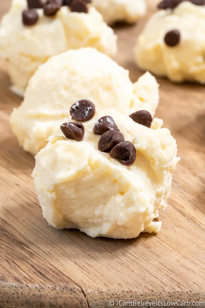 Easy Cheesecake Fat Bombs